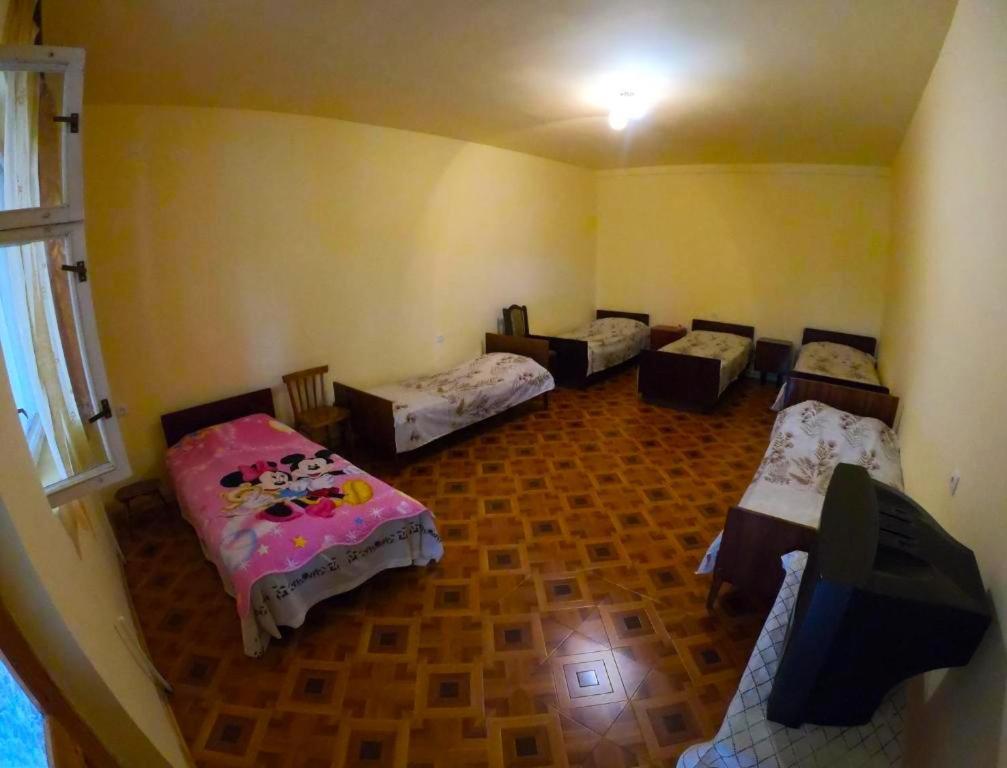 גוריס Nnn Guest House חדר תמונה