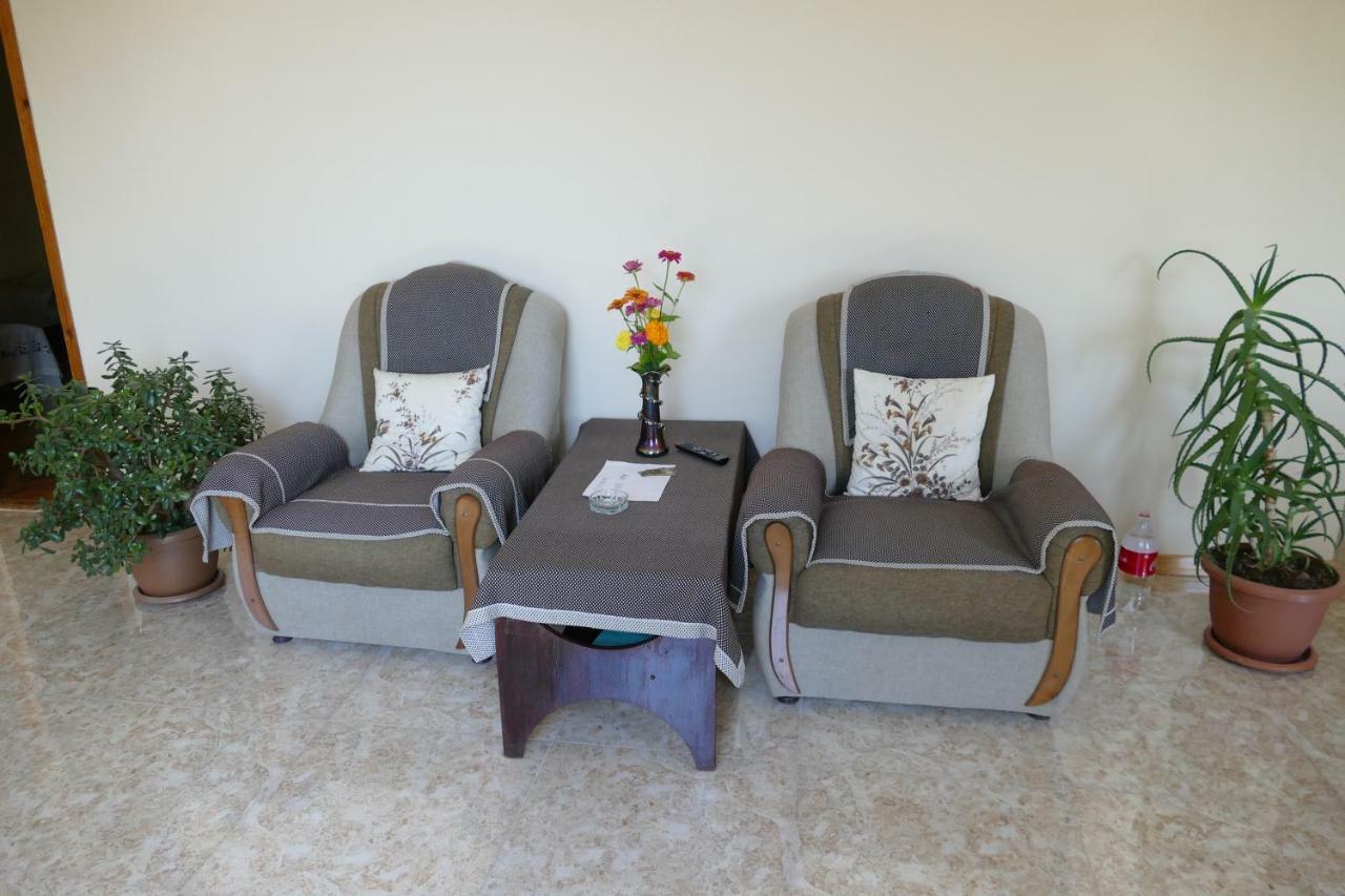 גוריס Nnn Guest House מראה חיצוני תמונה