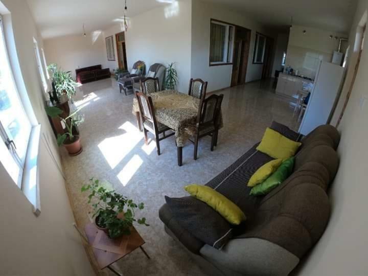 גוריס Nnn Guest House מראה חיצוני תמונה